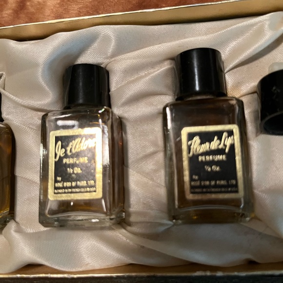LeQuad Vintage Perfume Set - Picture 5 of 13